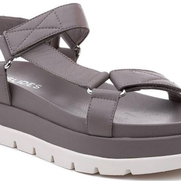 J Slides Grey Strappy Platform Sandals 🩶 - Picture 4 of 9